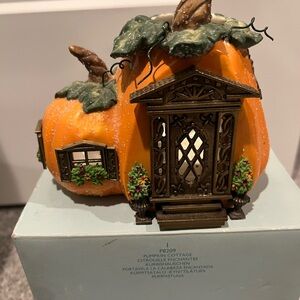 Vintage Pumpkin Cottage-Partylite